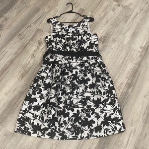 Belted black and white flora dress
